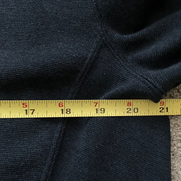 Classic Akris Punto Navy Wool Sweater - Picture 6 of 8